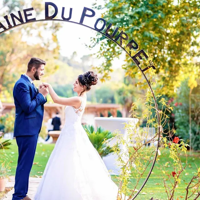 cover galerie Mariage en extérieur avec une danseuse et son époux